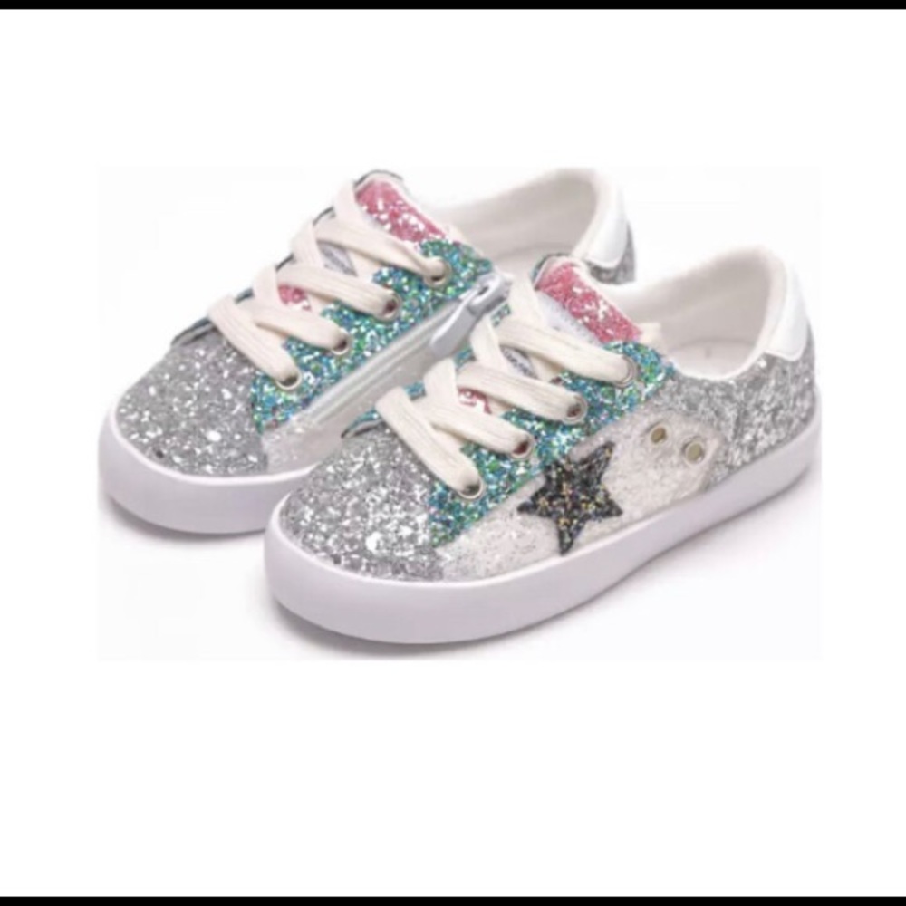 NWT Girls sparkle star sneakers